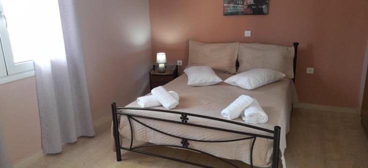 Maria's Apartement Poros  Bagian luar foto