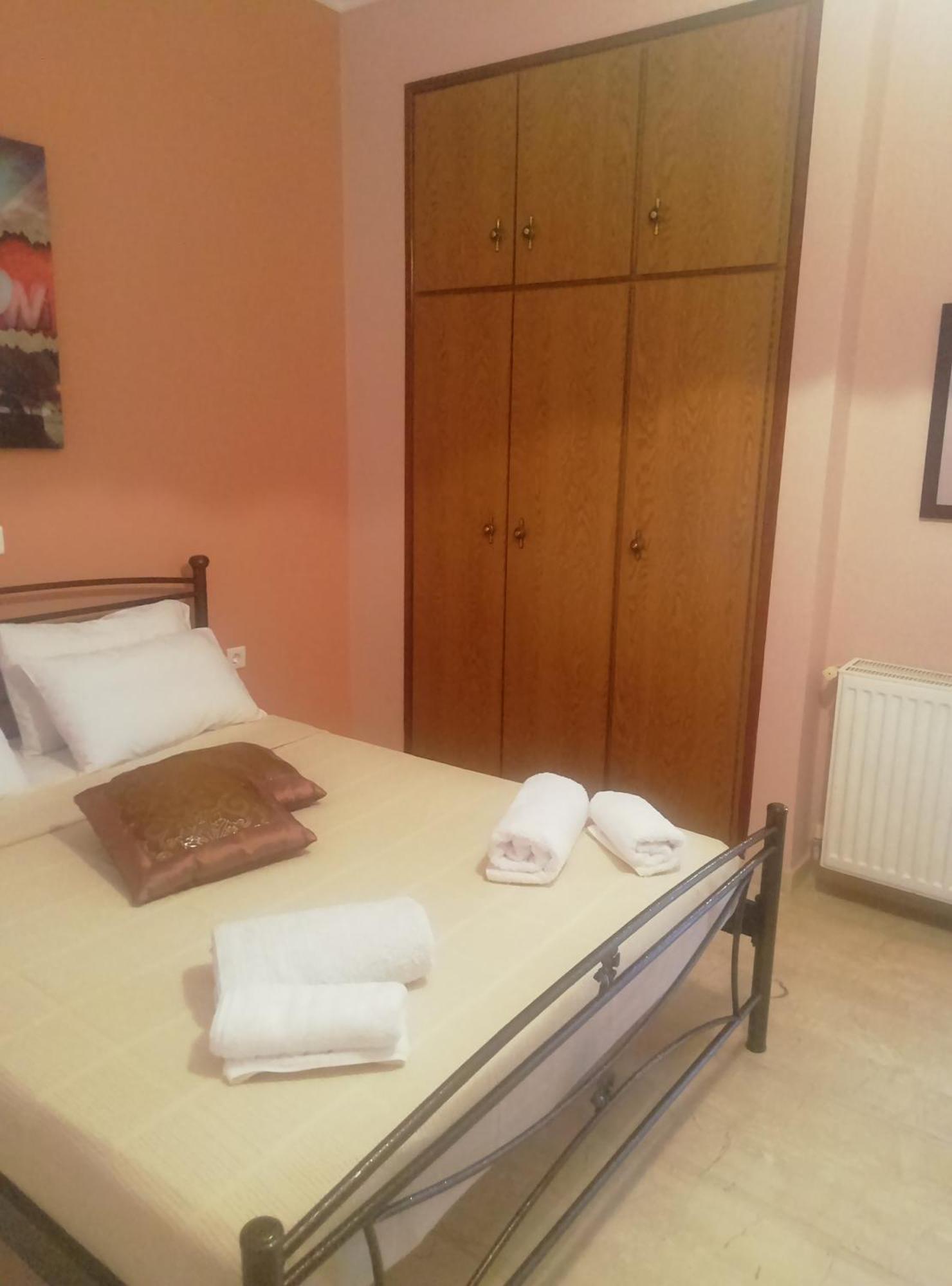 Maria's Apartement Poros  Bagian luar foto